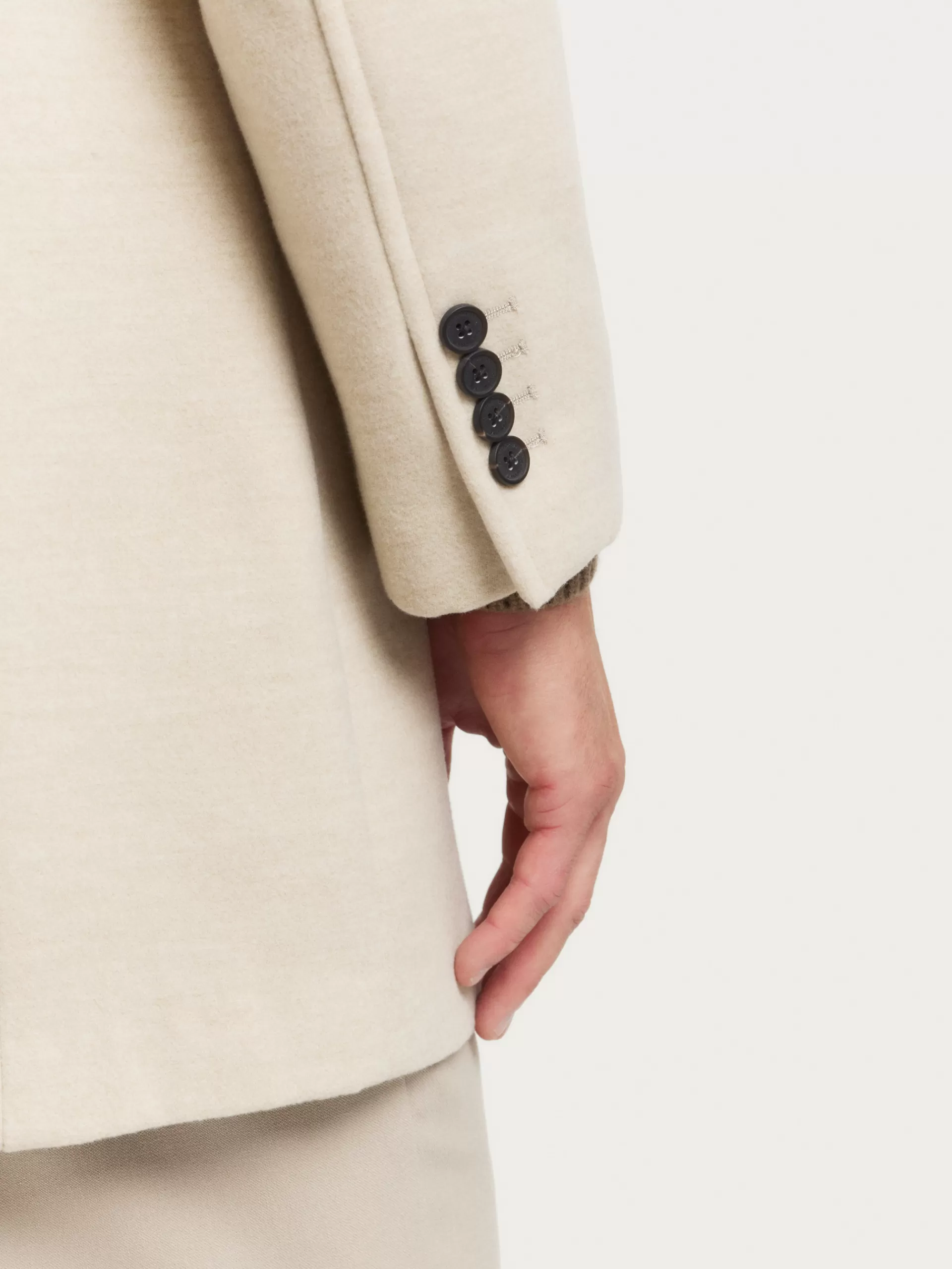 abrigo_moon_crudo_6.webp Flash Sale Alvaro Moreno ABRIGO MOON Crudo