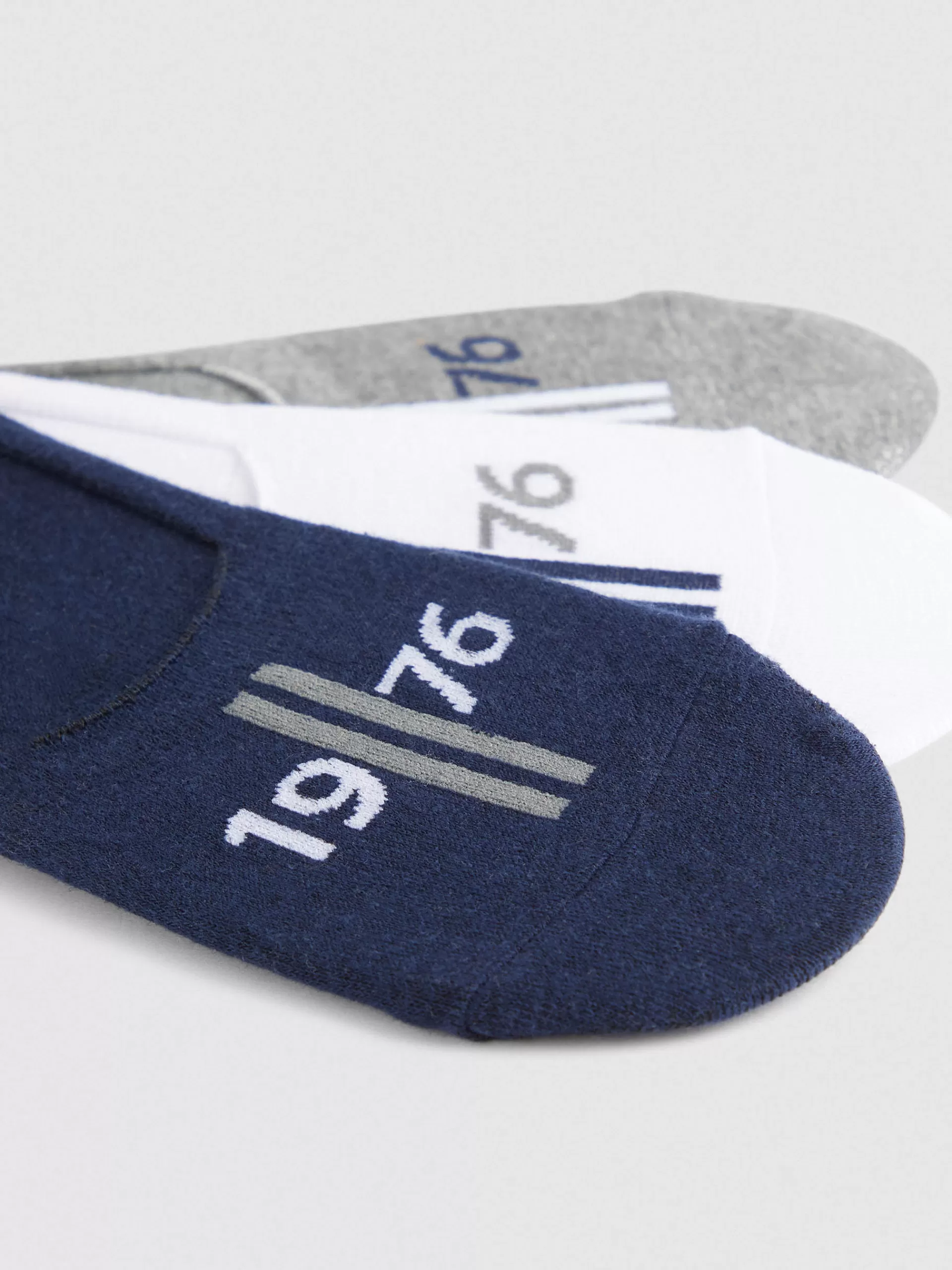 calcetines_invisibles_blanco_4-1.webp Shop Alvaro Moreno CALCETINES INVISIBLES Blanco