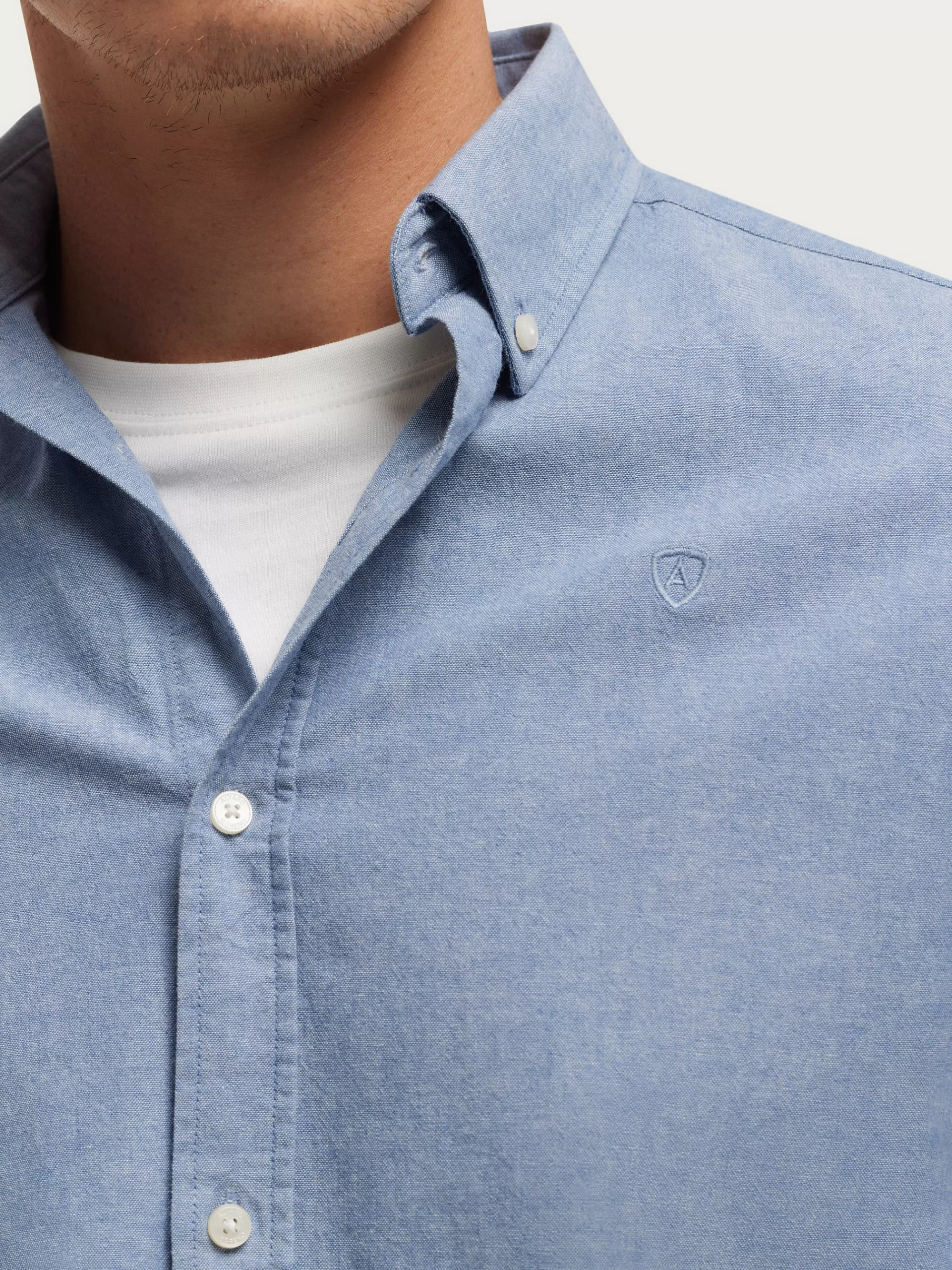 camisa_oxford_chambray_azul_4.webp Sale Alvaro Moreno CAMISA OXFORD CHAMBRAY Azul