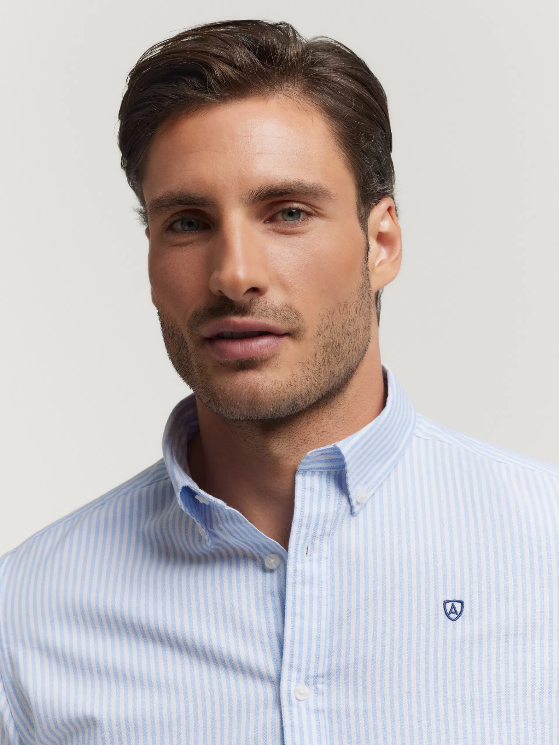 camisa_oxford_rayas_celeste_3.webp Clearance Alvaro Moreno CAMISA OXFORD RAYAS Celeste