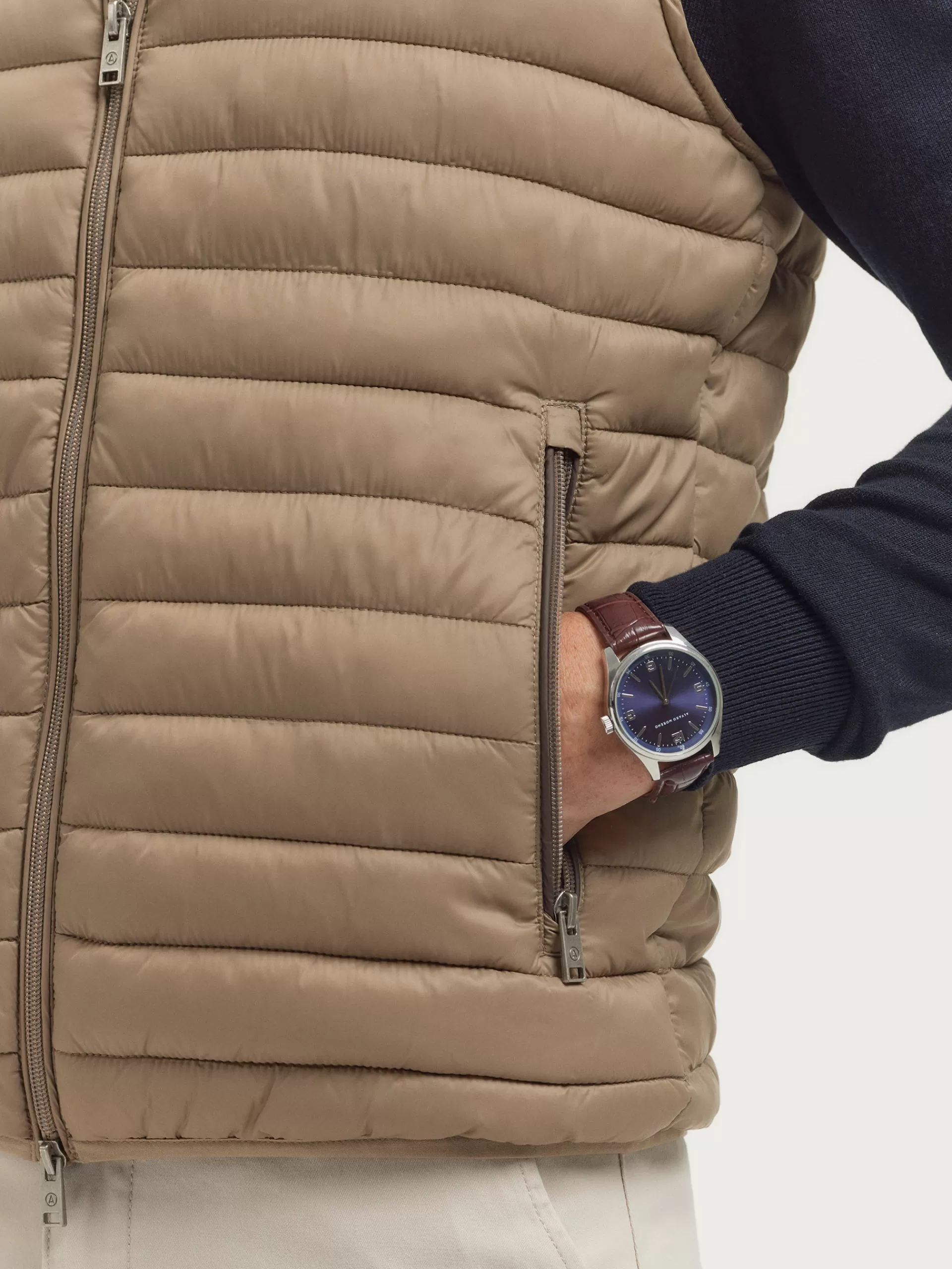 chaleco_denker_camel_4.webp Fashion Alvaro Moreno CHALECO DENKER Camel