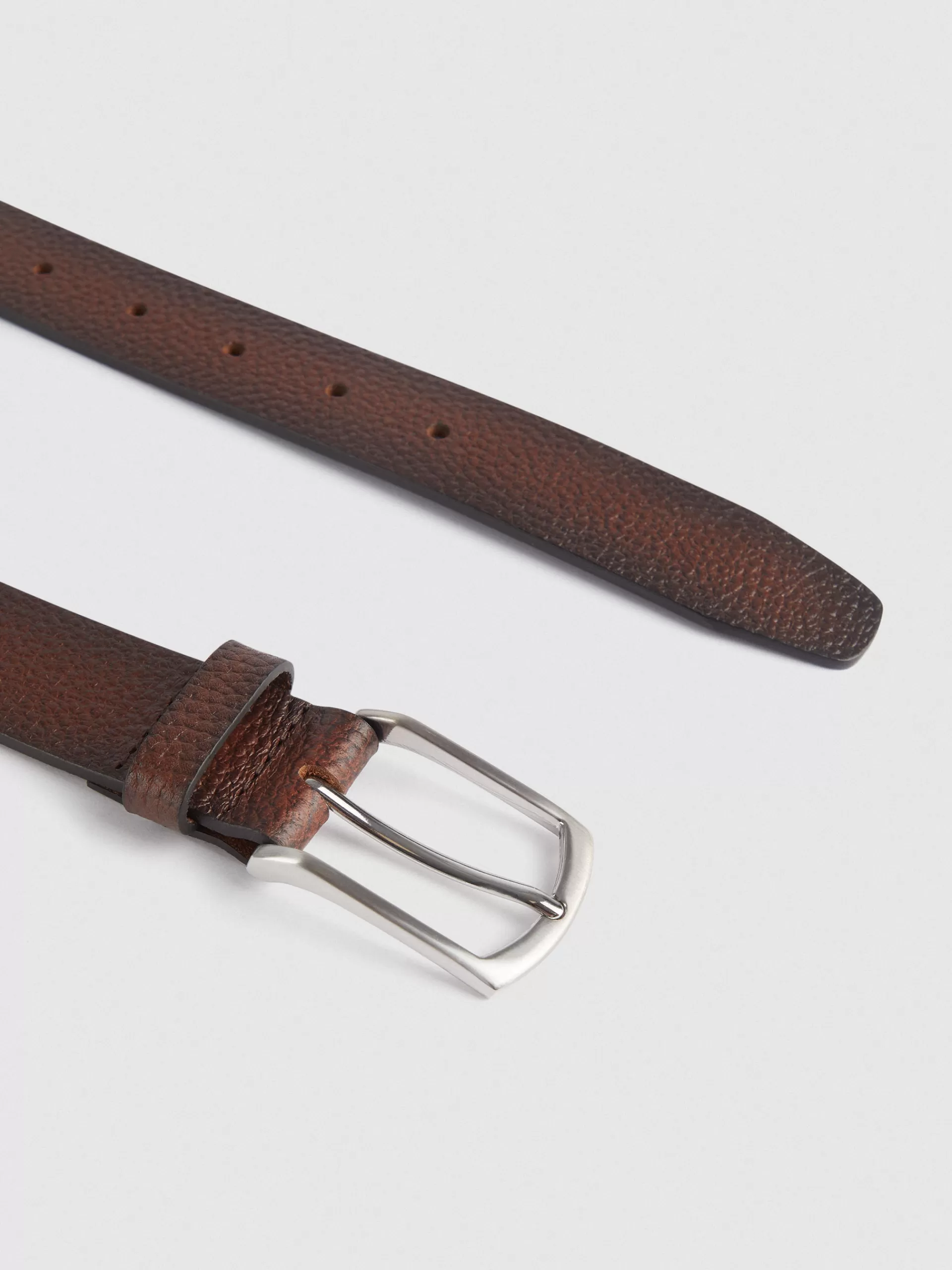 cinturon_piel_rough_marrn_2.webp Online Alvaro Moreno CINTURON PIEL ROUGH MARRÓN Marrón