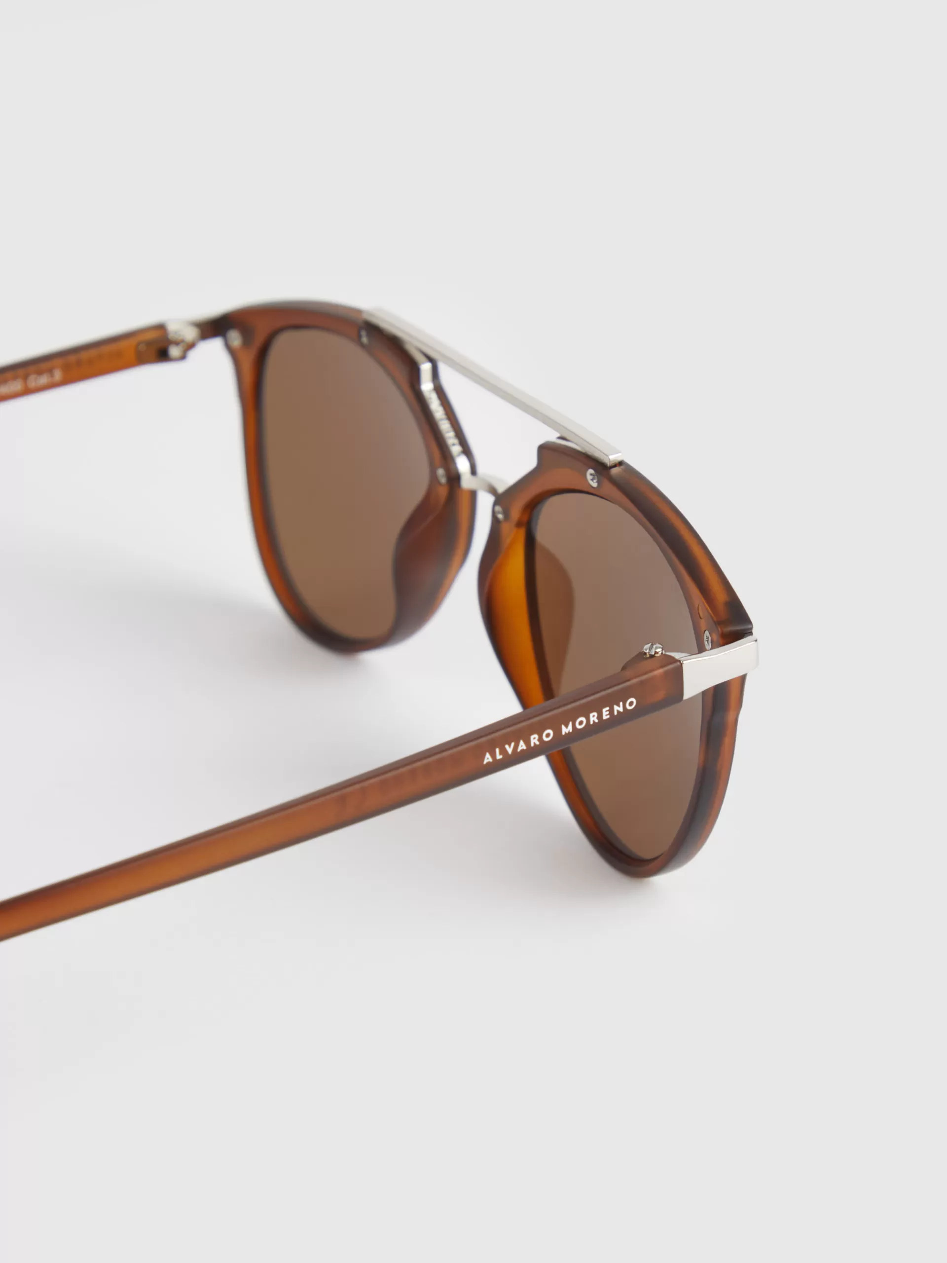 gafas_boss_marrn_2.webp Clearance Alvaro Moreno GAFAS BOSS MARRÓN Marrón