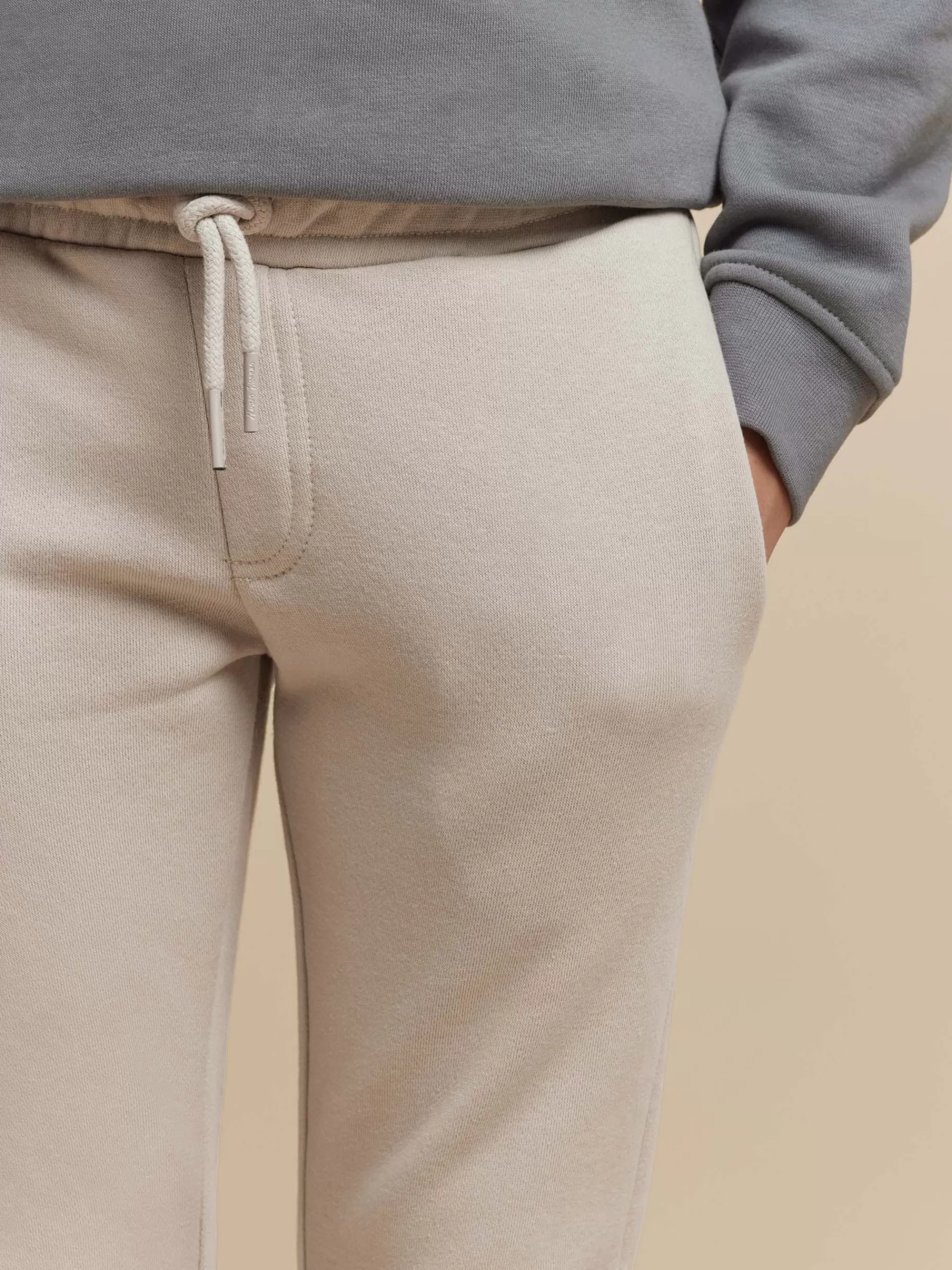 jogger_basic_kids_beige_3.webp Fashion Alvaro Moreno JOGGER BASIC KIDS Beige