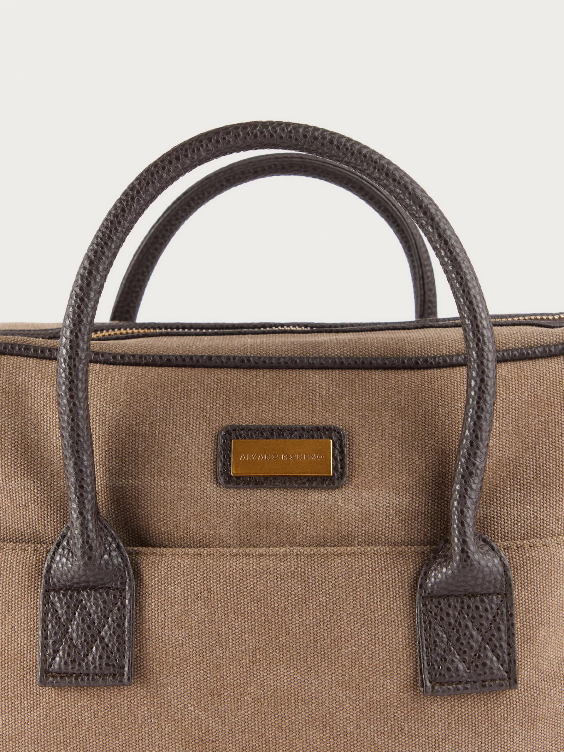 maletin_dante_camel_2.webp Fashion Alvaro Moreno MALETIN DANTE Camel