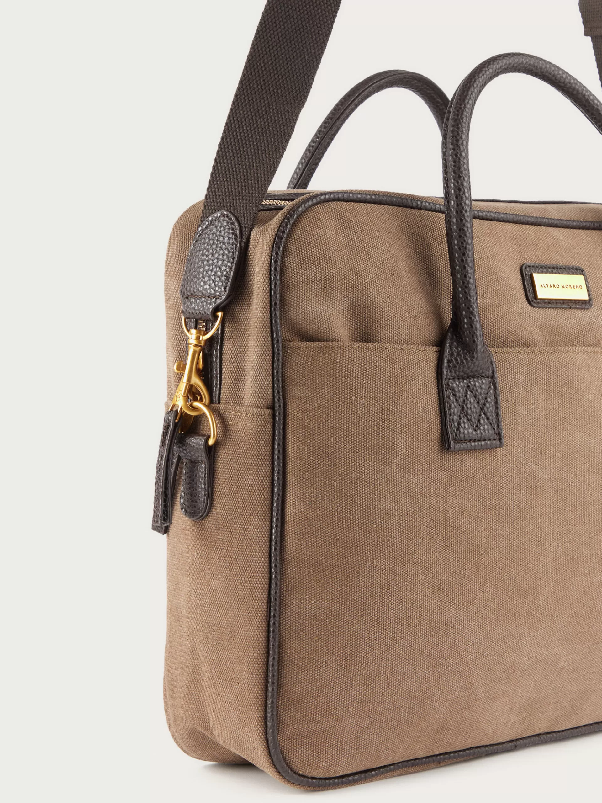 maletin_dante_camel_3.webp Fashion Alvaro Moreno MALETIN DANTE Camel