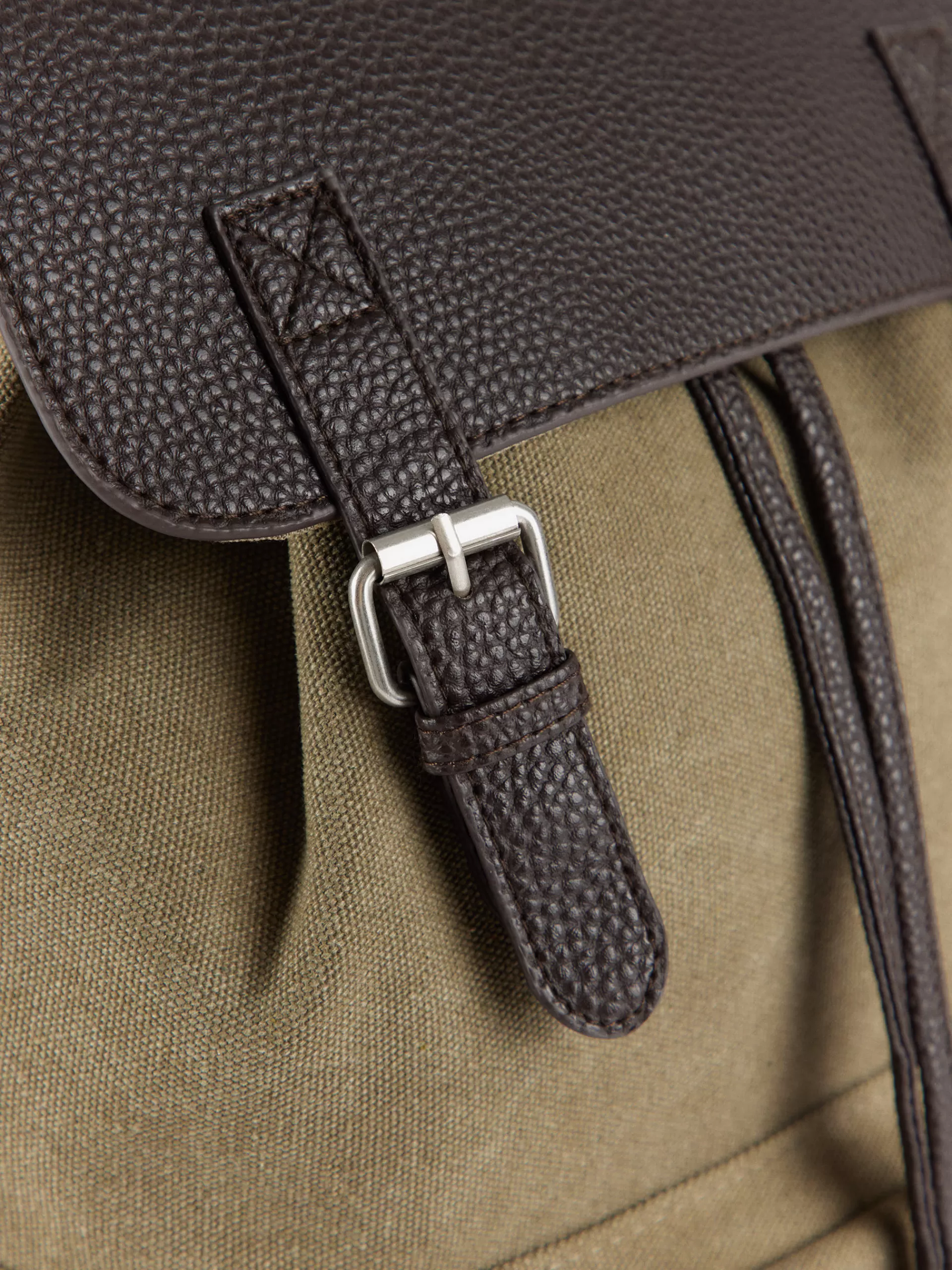 mochilan_nolan_verde_2.webp Shop Alvaro Moreno MOCHILAN NOLAN Verde