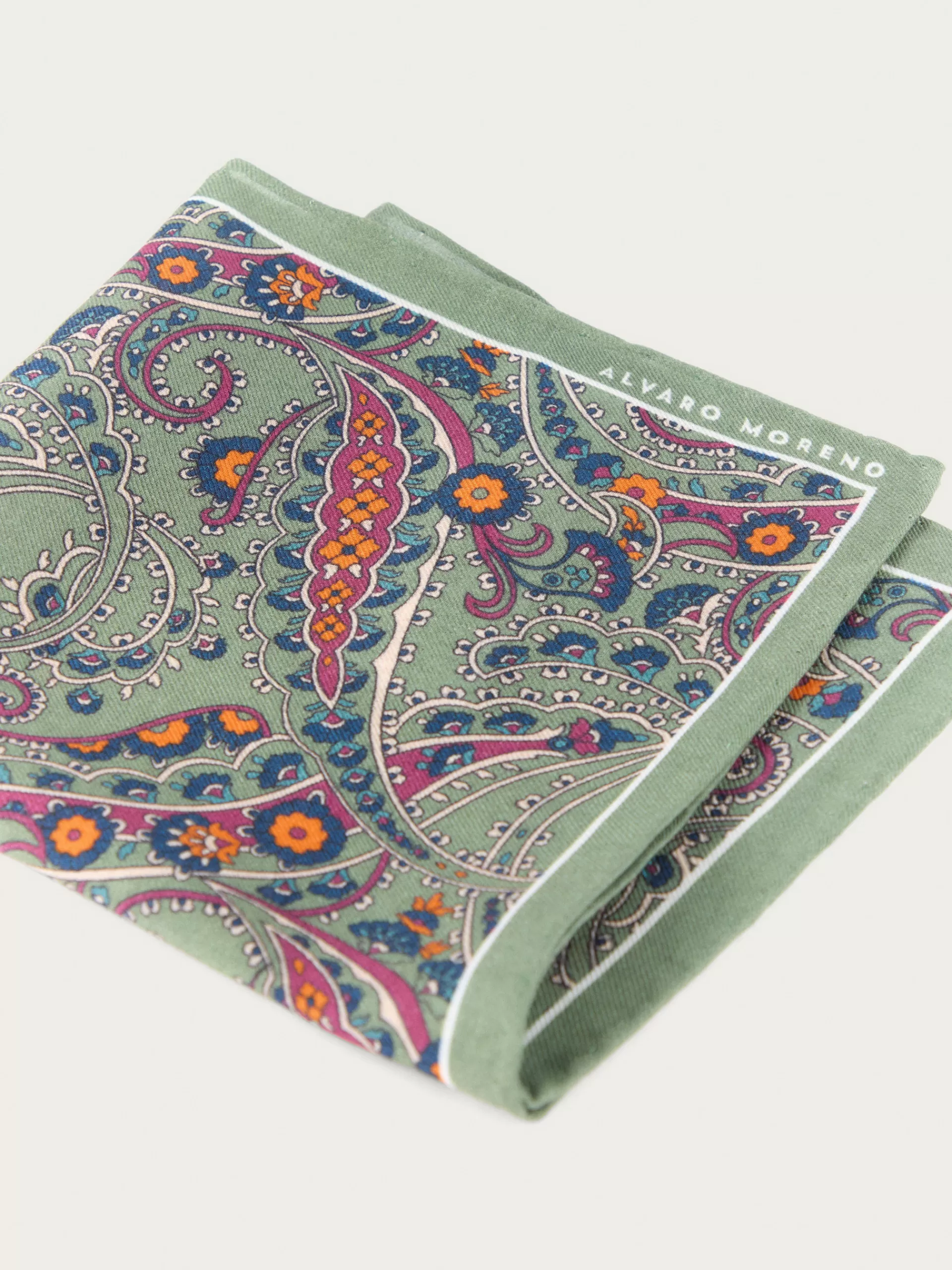pauelo_print_verde_2.webp Outlet Alvaro Moreno PAÑUELO PRINT Verde